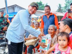 Bupati Batu Bara Kunjungi Warga Aek Nauli Dan Serahkan Bantuan