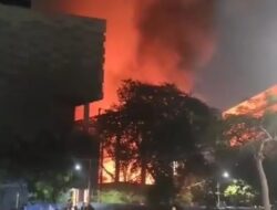 Museum Nasional Terbakar, 21 Petugas Damkar Dikerahkan