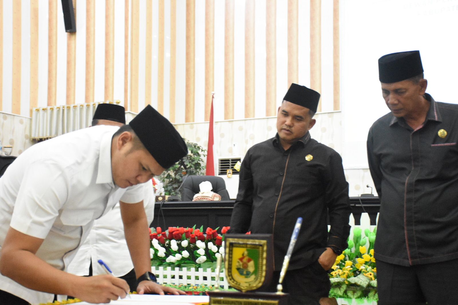 Sah, 2 Ranperda Kabupaten Sergai Resmi Jadi Perda 1 Sah, 2 Ranperda Kabupaten Sergai Resmi Jadi Perda