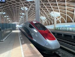 Masyarakat Dapat Gunakan KA Cepat Whoosh 