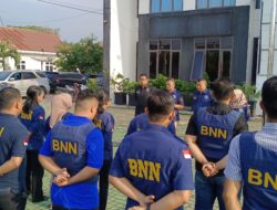 Lakukan P4GN, BNNK Asahan Angkut 12 Orang Positif Gunakan Narkotika dari Rumah Kontrakan 