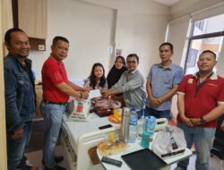 Ketua Pewarta Bantu Anak Wartawan yang Sakit di RS Mitra Medika Medan