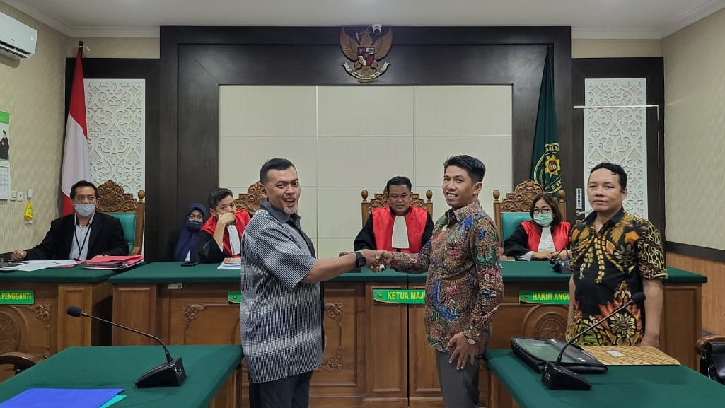 Minta Maaf dalam Persidangan, Prayitno Cabut Gugatan Katering Haji Rp1,1 M Kontributor Kontributor