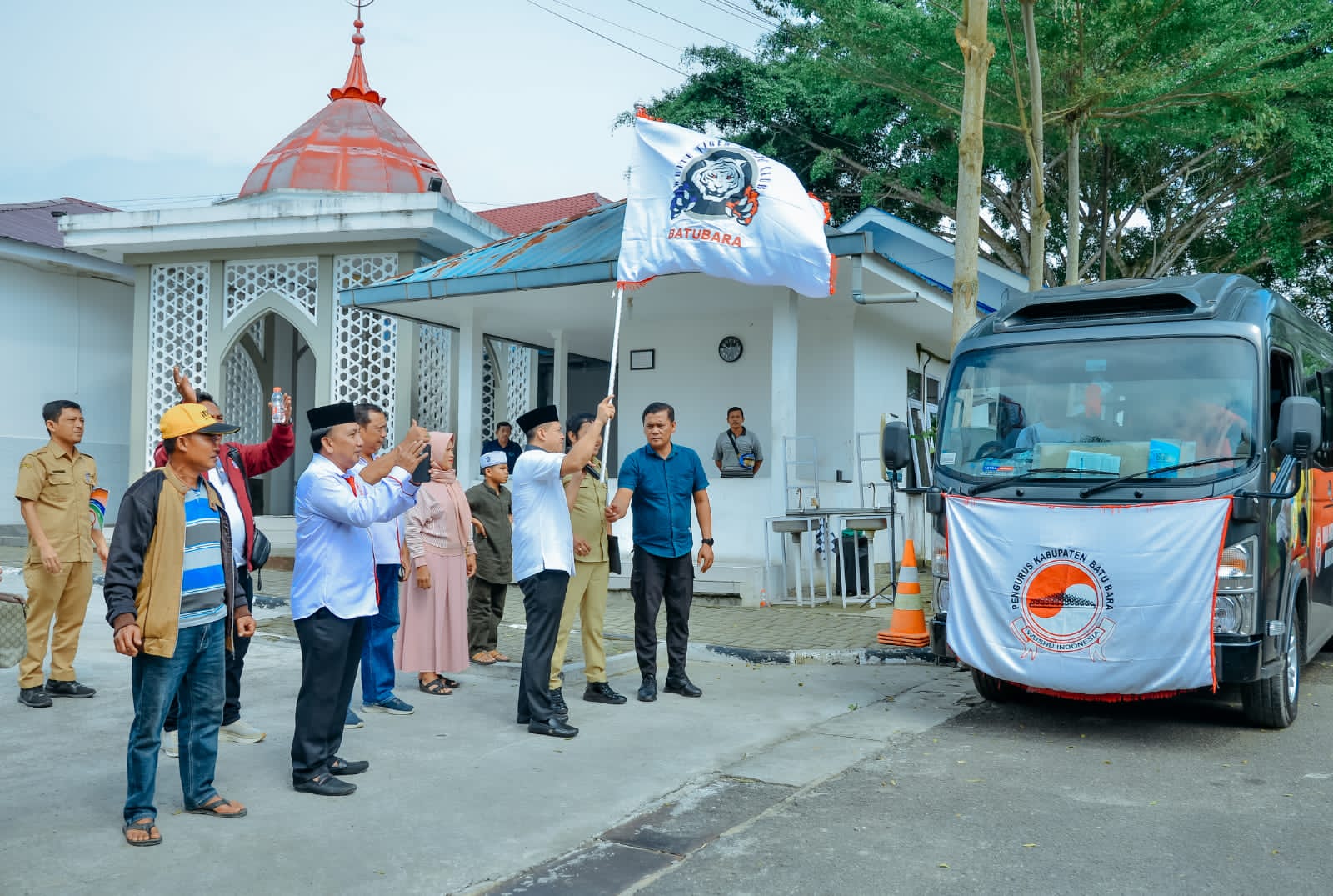 Bupati Lepas Keberangkatan 12 Atlet Wushu Batu Bara Ikuti Kejurda Sumut