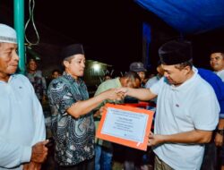 Bupati Zahir Serahkan Bantuan Alat Pertanian Untuk Kelompok Tani