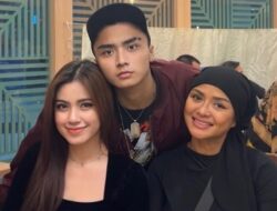 Anak Ditahan, Betharia Sonata Bersimpuh Kepada Ibunda Rinoa Aurora