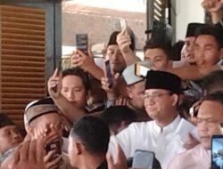 Bacapres Anies Salat Jumat Di Masjid Agung Kisaran