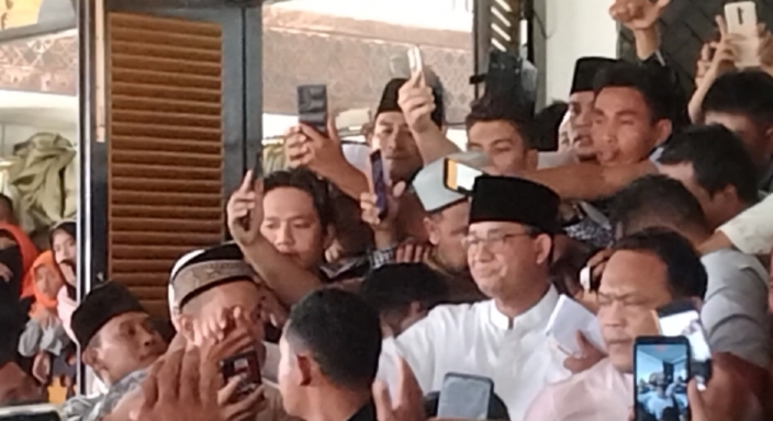 Bacapres Anies Salat Jumat Di Masjid Agung Kisaran