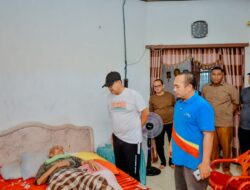 Kunjungi Warga Dan Salurkan Bantuan, Bupati Batu Bara Bermalam Di Perkebunan Petatal
