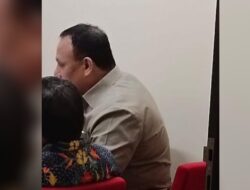 Beredar Foto Saat Tersangka Firli Bahuri Diperiksa Penyidik di Kasus SYL