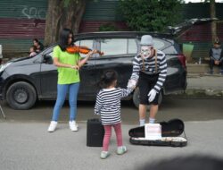 Pertunjukan Pantomim Warnai CFD Di Kota Medan 