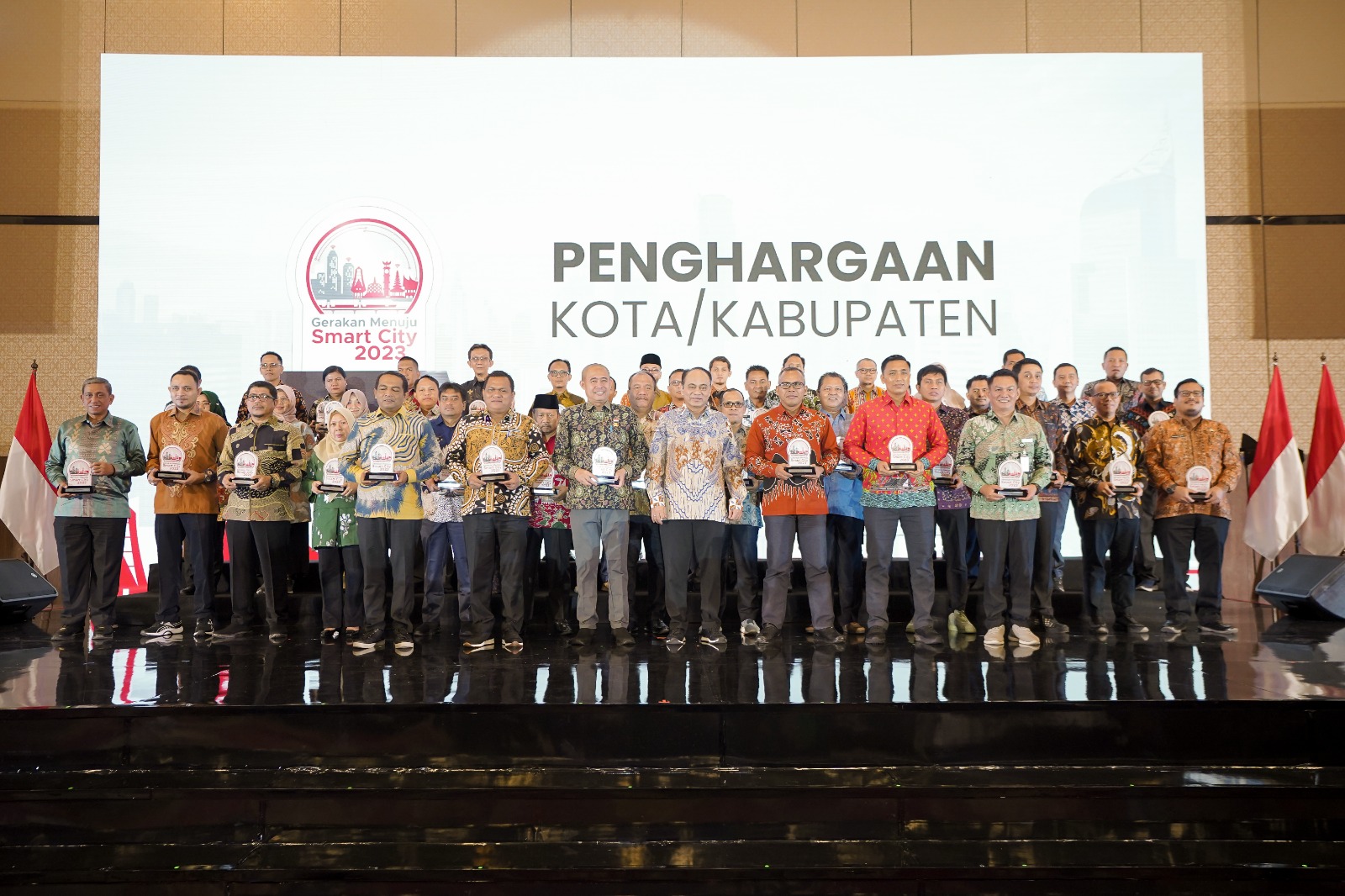 Pemkab Asahan Terima Penghargaan Smart City 2023