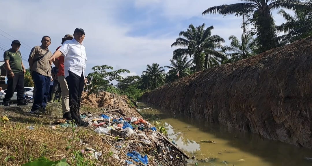 Bupati Batu Bara Minta PTPN 4 Tutup Galian Parit Di Lubuk Cuik