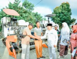 Bupati Batu Bara Serahkan Bantuan Alsintan Pasca Panen Kepada Petani