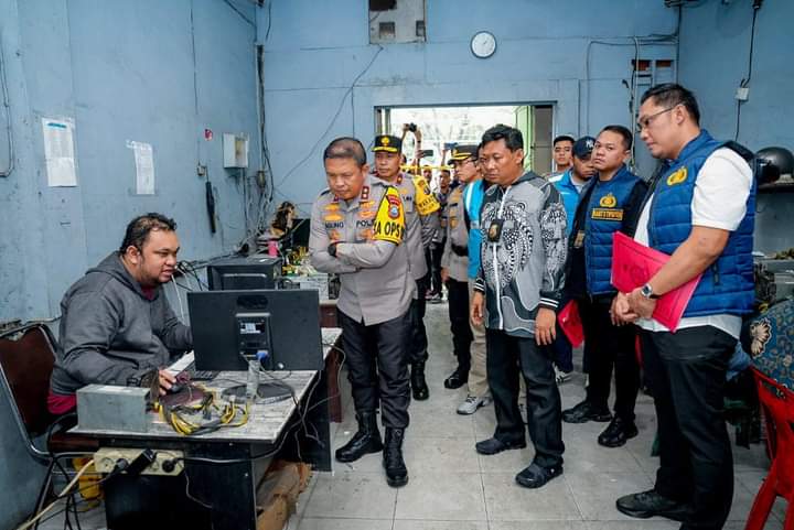 Polda Sumut Bongkar Tempat Tambang Bitcoin Mencuri Arus Listrik yang Merugikan Negara Rp14,4 Miliar