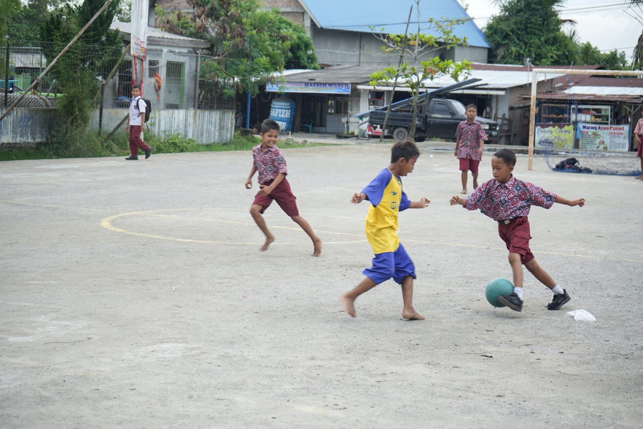 Ini Cerita Warga Tentang Lapangan Sepak Bola Di Samping SMPN 26 Medan