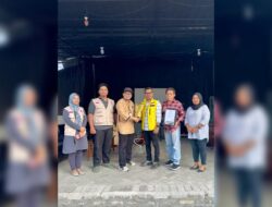 Musisi Bersatu Serahkan Donasi Ke MER-C Dan Sahabat Yatim Indonesia