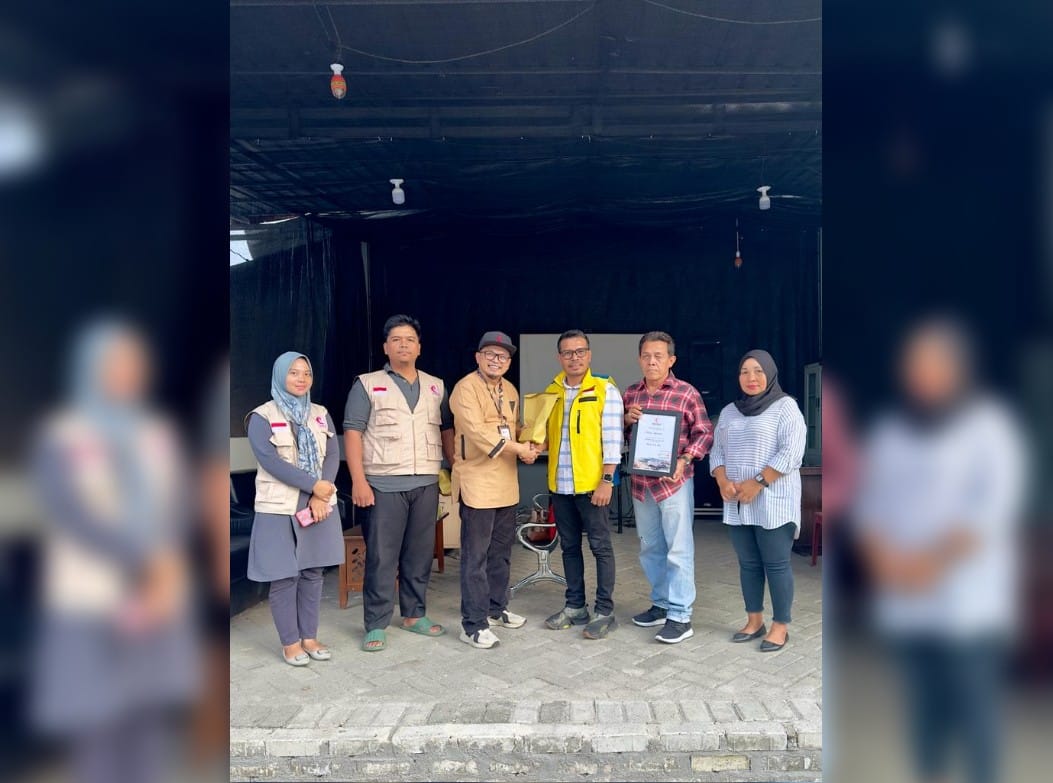 Musisi Bersatu Serahkan Donasi Ke MER-C Dan Sahabat Yatim Indonesia