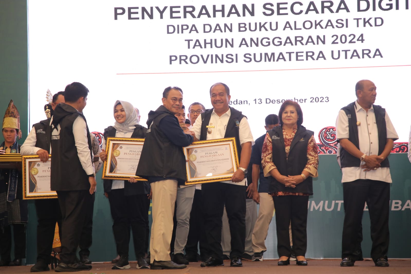 Pemkab Asahan Terima Penghargaan Pemda Dengan Penyaluran Dana Desa Terbaik 2023