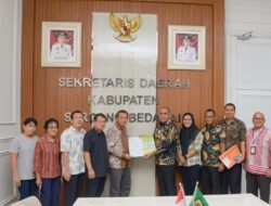 Bupati Sergai Serahkan SK Pembebasan BPHTB Rumah Ibadah