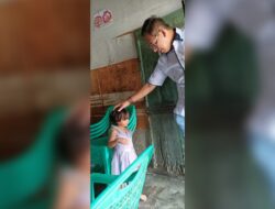 Wong Chun Sen Bagikan Susu Dan Vitamin Untuk Balita Stunting 