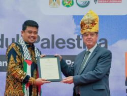 Wali Kota Medan Serahkan Donasi Rp1 M Untuk Palestina