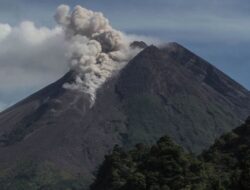 Gunung Merapi Erupsi, Hujan Abu Vulkanik Mengguyur 7 Kecamatan