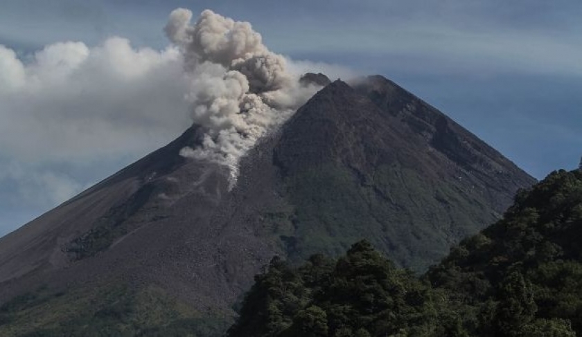 Gunung Merapi Erupsi, Hujan Abu Vulkanik Mengguyur 7 Kecamatan