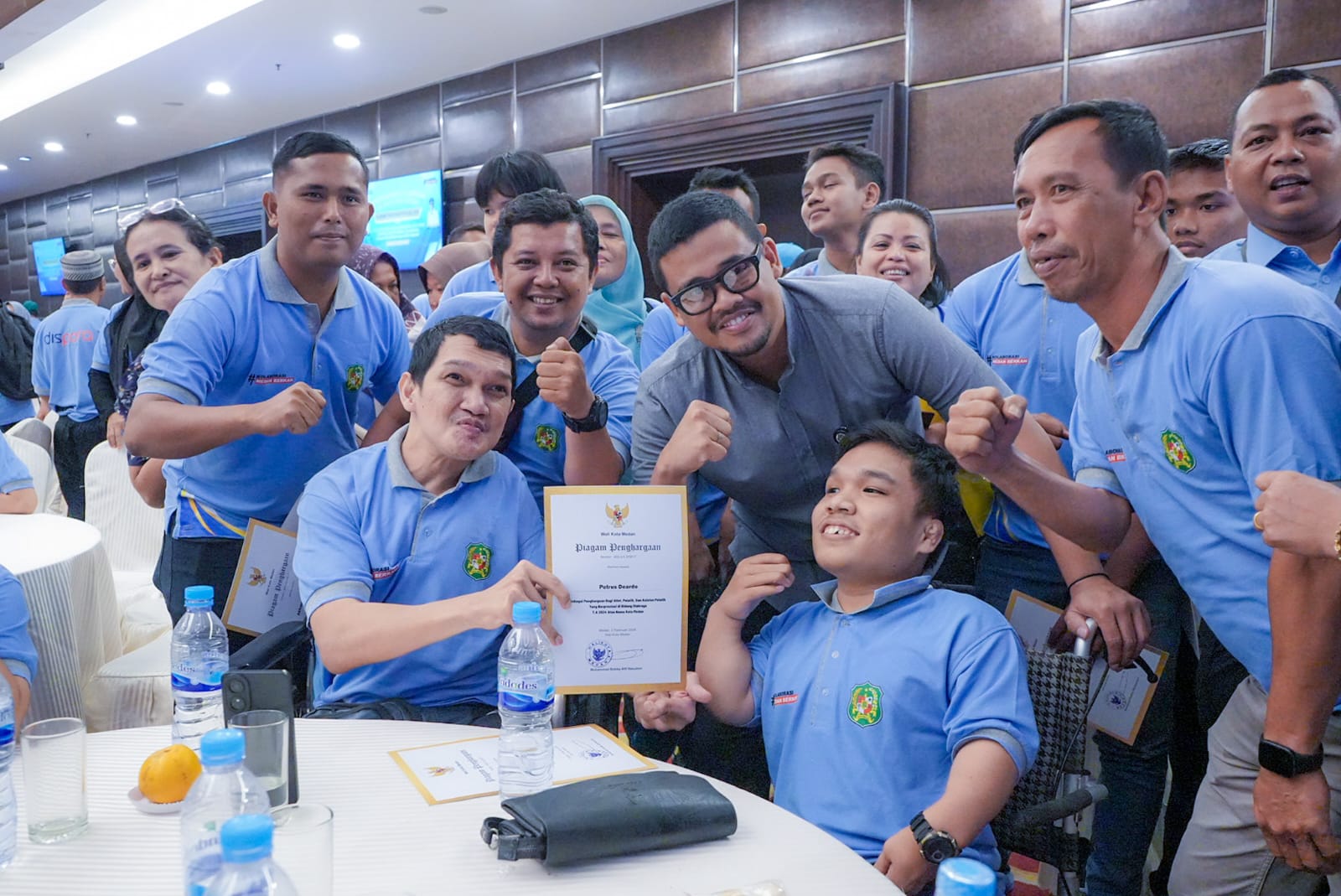 Serahkan Penghargaan untuk Insan Olahraga, Wali Kota Medan Bahas Stadion Teladan
