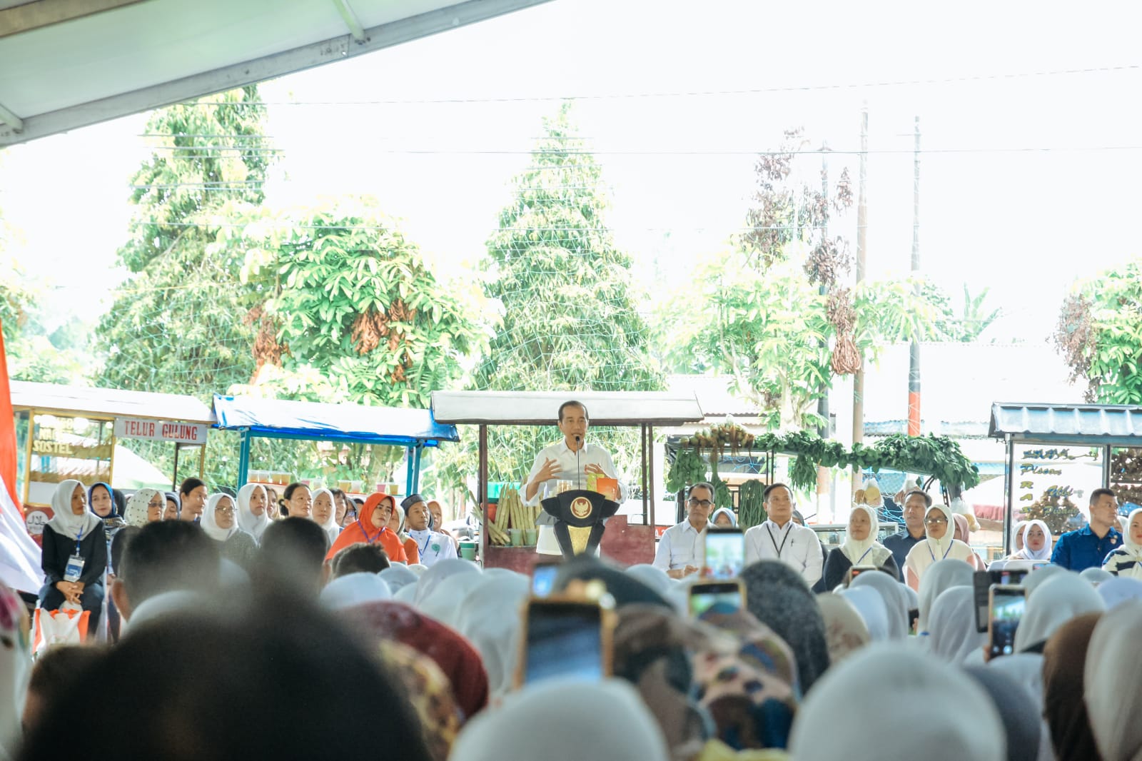Kunjungi Batu Bara, Presiden Jokowi Sebut Kemasan Produk UMKM Sumut Bagus