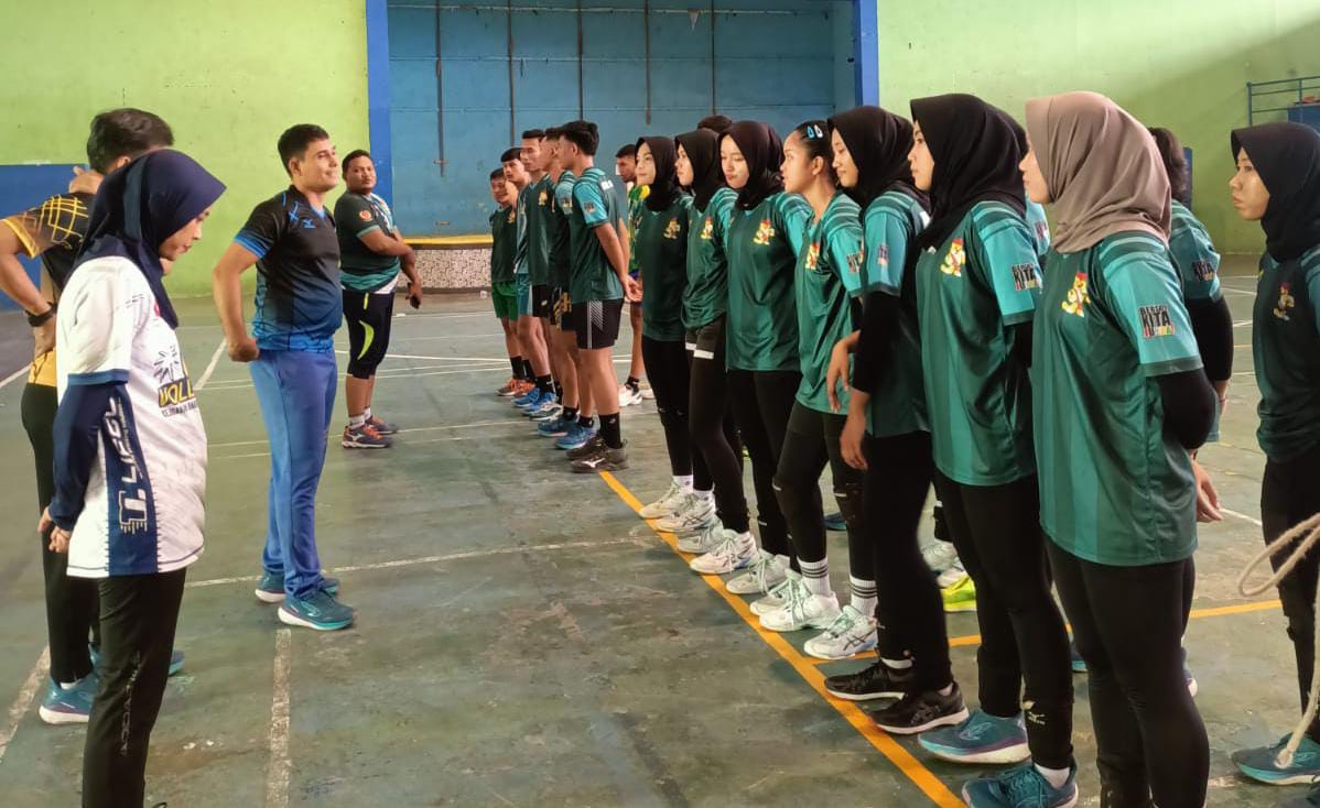 Jelang PON 2024, Atlet Voli Sumut Tingkatkan Latihan Teknik