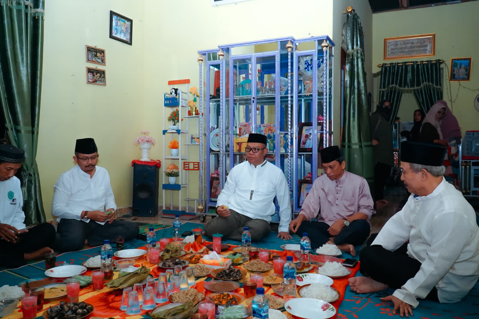 Safari Ramadan Perdana Pemkab Batu Bara Dihadiri Mantan Bupati OK Arya 2 Safari Ramadan Perdana Pemkab Batu Bara Dihadiri Mantan Bupati OK Arya