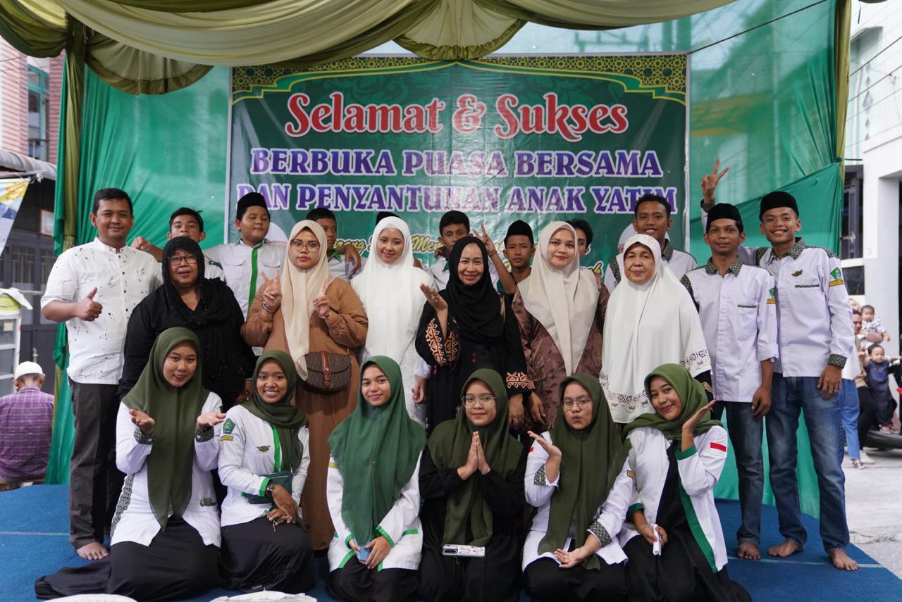 Sambut Nuzul Qur'an, Keluarga Besar Sarmen Siregar Berbagi Kasih dengan Anak Yatim