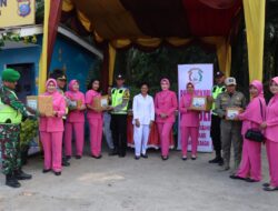 Polres Sergai Bersama Bhayangkari Bagikan Bingkisan untuk Petugas Pos Pam dan Pos Yan