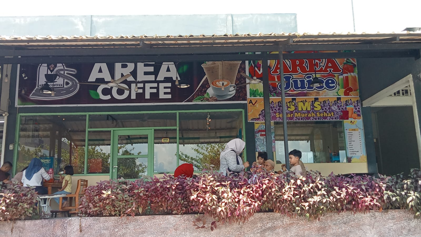 Area Coffe di Rest Area A Tol Medan - Tebing Tinggi Sediakan Aneka Makanan dan Minuman Segar 1 Area Coffe di Rest Area A Tol Medan - Tebing Tinggi Sediakan Aneka Makanan dan Minuman Segar