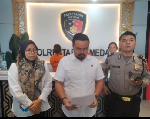 Polisi Tangkap 2 Wanita Diduga Sindikat Perdagangan Anak 1 Polisi Tangkap 2 Wanita Diduga Sindikat Perdagangan Anak