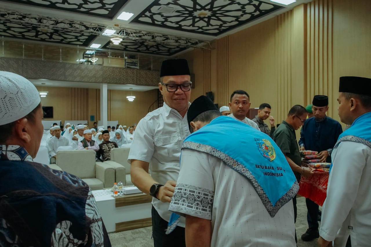 Pj Bupati Batu Bara Hadiri Tepung Tawar Jemaah Calon Haji