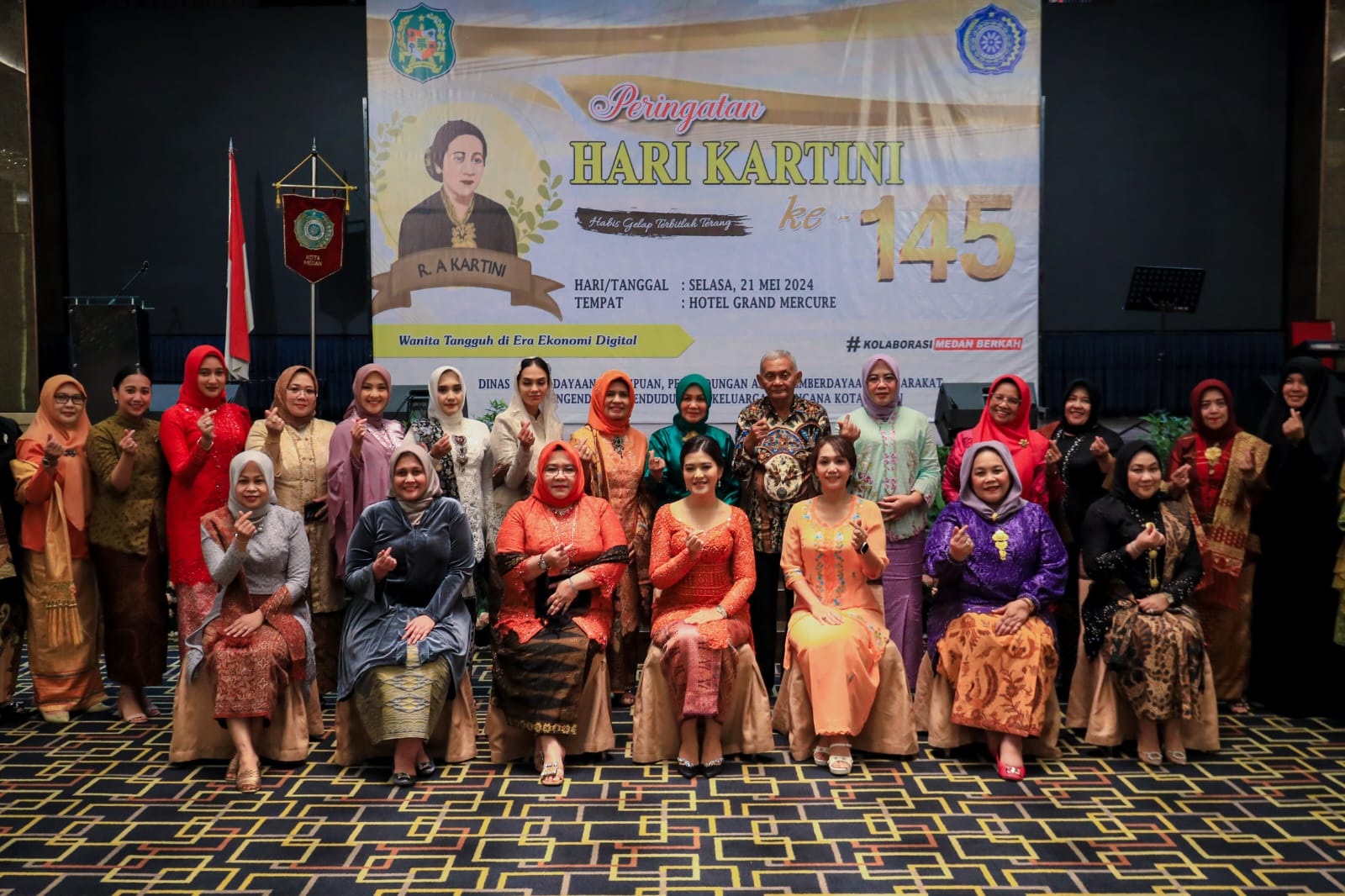 Peringatan Hari Kartini Diwarnai Fashion Show Kebaya Nasional