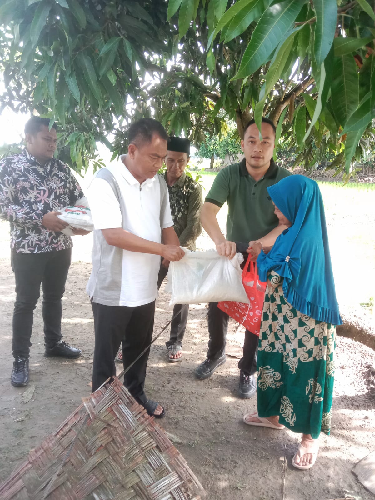 Bupati Sergai Minta Korban Puting Beliung agar Lebih Sabar dan Tawakal