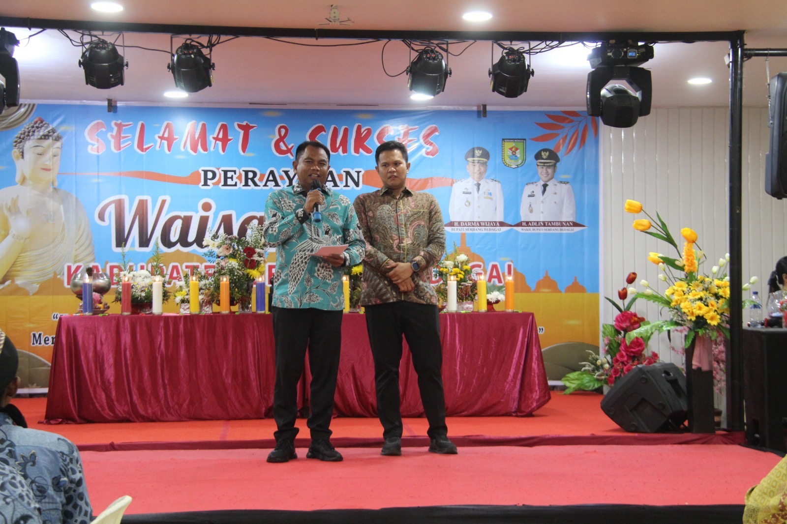 Bupati dan Wabup Sergai Hadiri Perayaan Waisak 1 Bupati dan Wabup Sergai Hadiri Perayaan Waisak