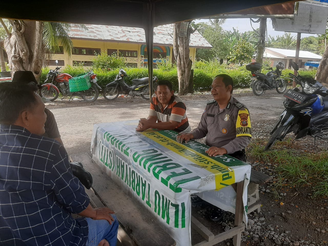 Bhabinkamtibmas Ajak Warga Jaga Keamanan dan Ketertiban 1 Bhabinkamtibmas Ajak Warga Jaga Keamanan dan Ketertiban