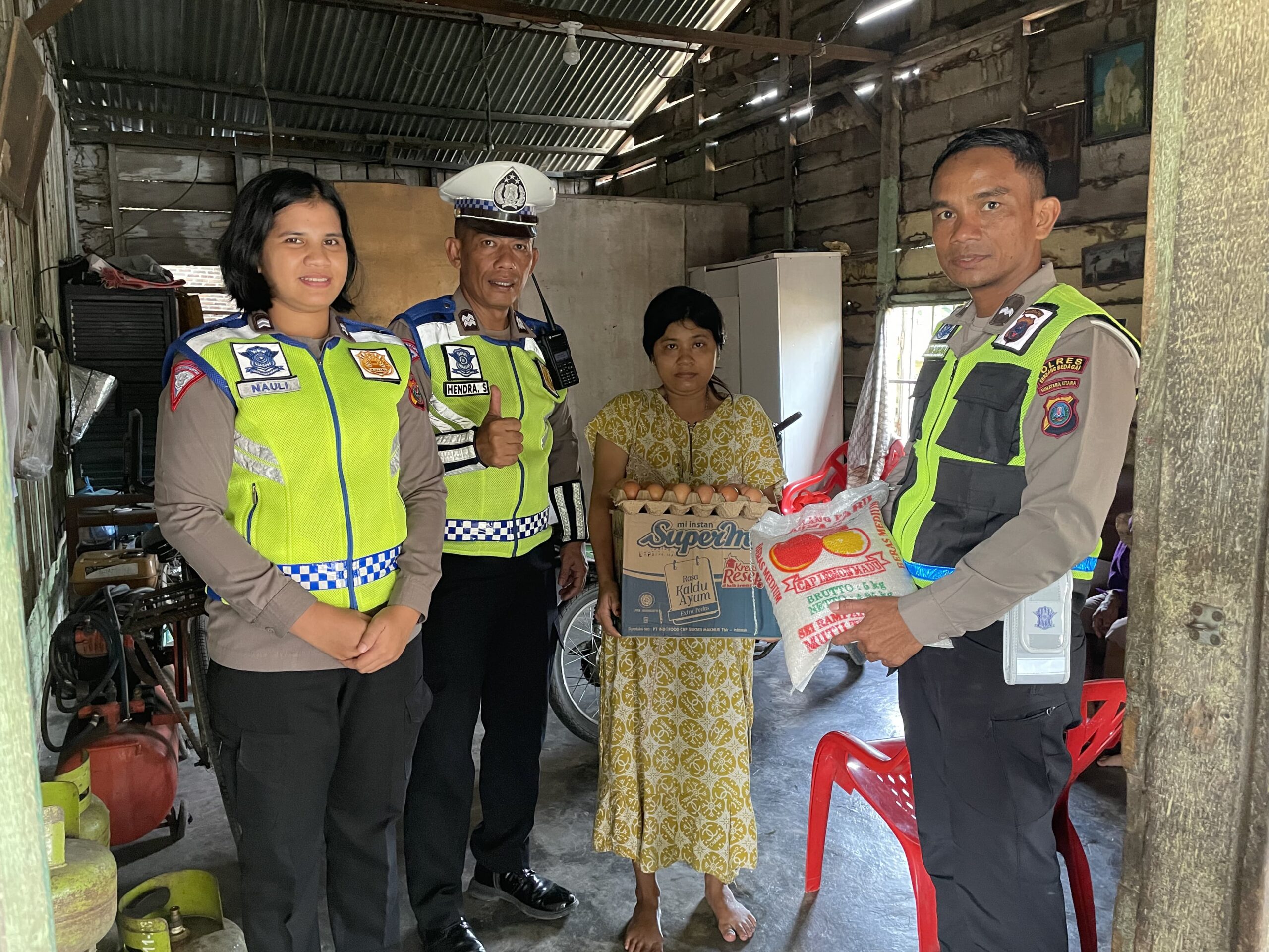 Polres Sergai Gelar Baksos untuk Warga Kurang Mampu 1 Polres Sergai Gelar Baksos untuk Warga Kurang Mampu