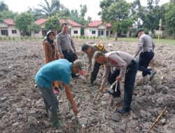 Penanaman Pohon Oleh Kapolsek bersama Bhabinkamtibmas Polsek Simpang Empat Polres Asahan