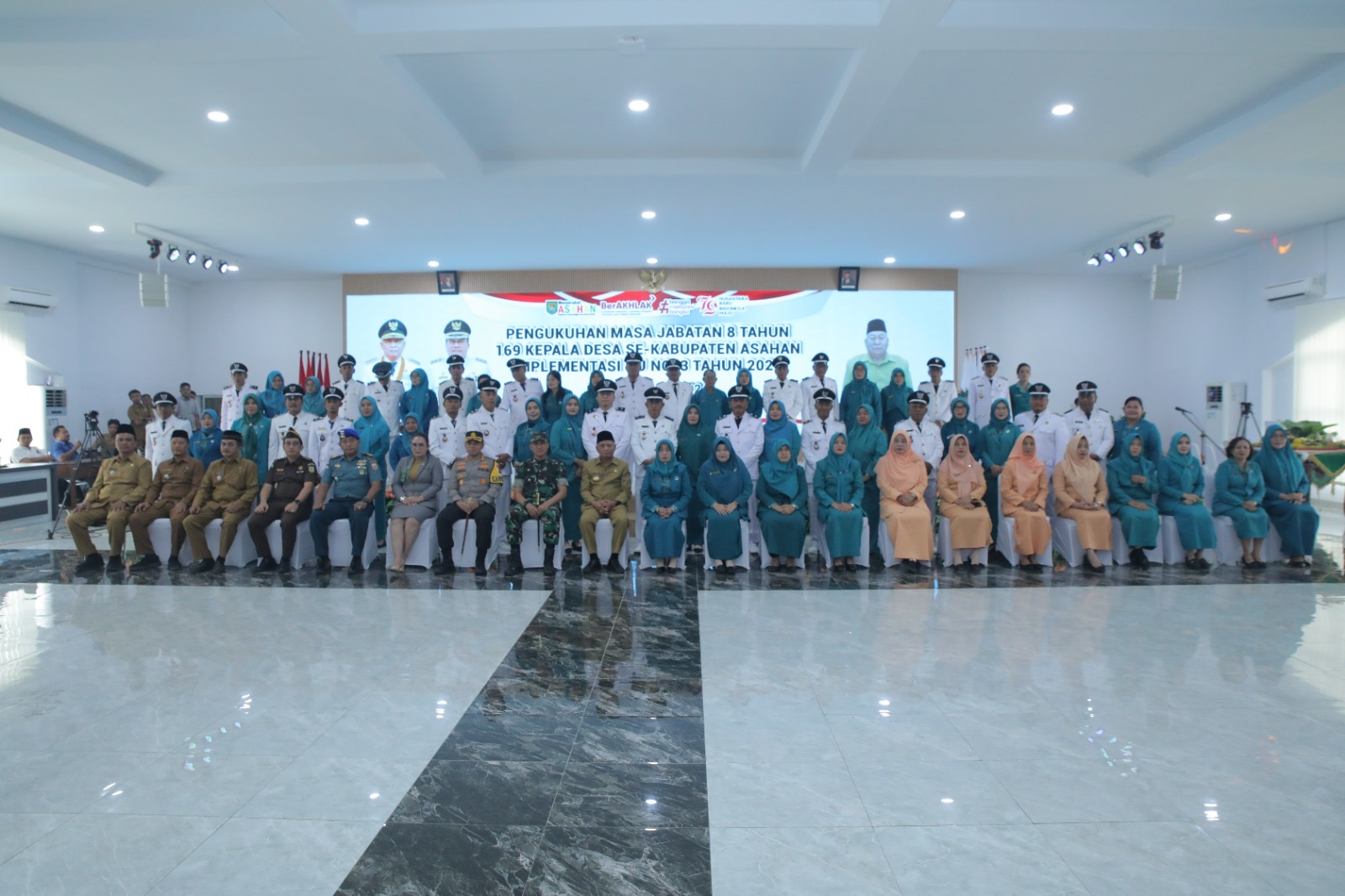 Bupati Asahan Kukuhkan Masa Jabatan 8 Tahun Kepala Desa