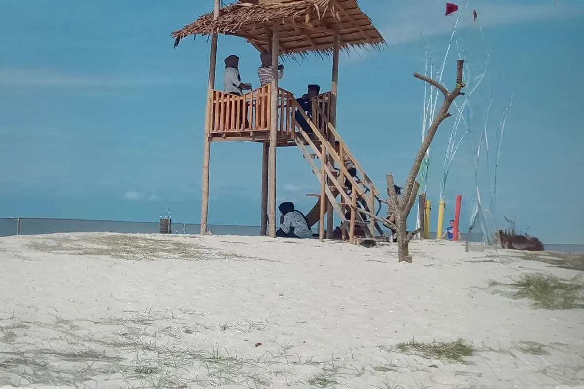 Pondok Angin Salah Satu Sport Foto Wisata Pantai Merdeka