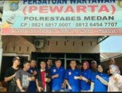 Dirikan Plank Pewarta.co Dikantor yang Baru, Chairum Dijadikan Momen Kebersamaan