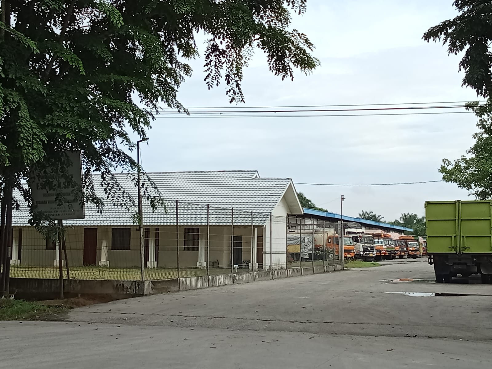 Pangkalan Kargo Di Duga Tidak Berfungsi, Banyak Pengusaha Bongkar Muat Di Pusat Kota Kisaran.