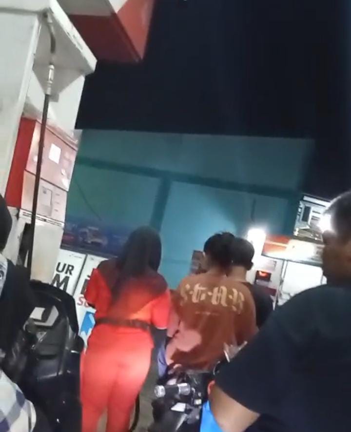 Gawat ! Diduga Kuat SPBU 14.212.220 Asahan Mengisi BBM Petralite ke jerigen.