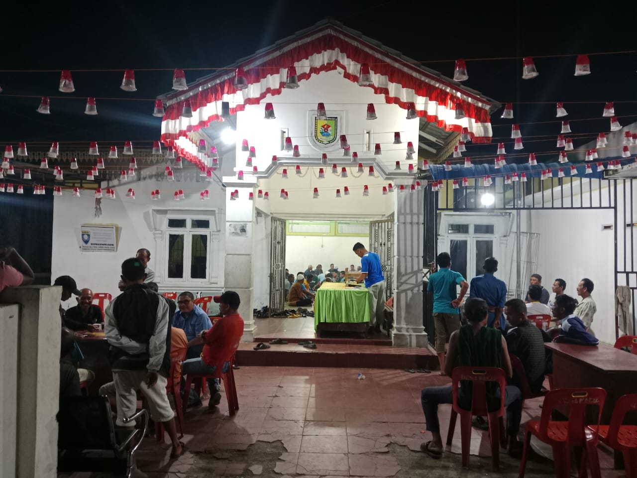 Warnai Kemeriahan HUT ke-79 RI di Desa Nagur, Peserta Trup Gembira Ajak Bupati Bermain Bersama