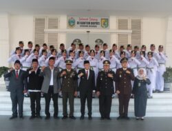 Kukuhkan 33 Paskibraka, Wabup Adlin Tambunan Ingatkan Semangat Perjuangan Para Pahlawan